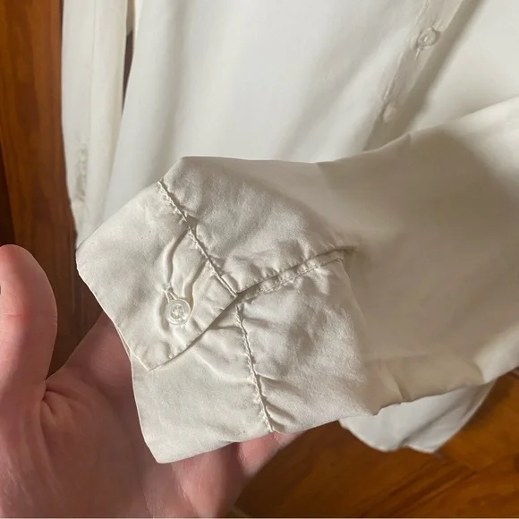 Elegant 100% Silk Button-up Blouse Handcrafted in Italy - Picture 3 of 7